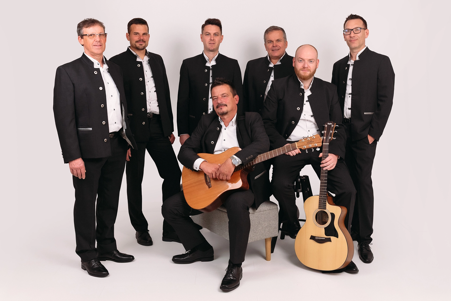 KLAPA SEMIKANTÁ
